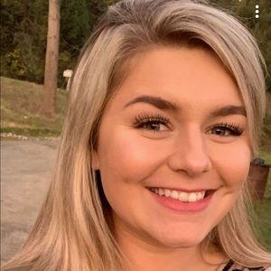 Meet your Posher, Kelsey